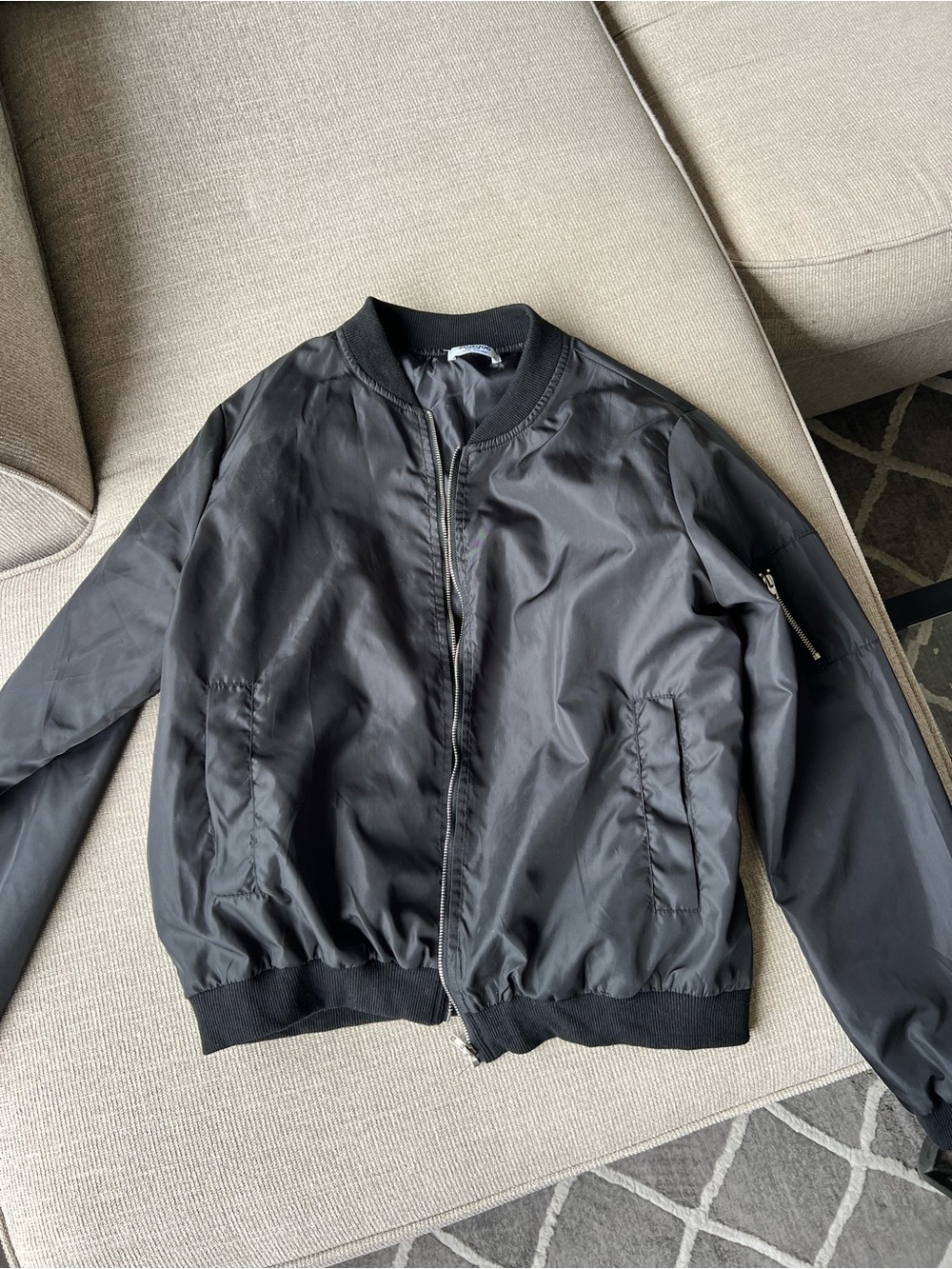Zeagoo Black Women’s Bomber Jacket with Ribbed Trim